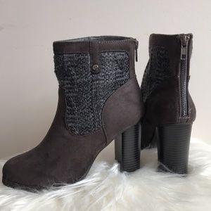 Juicy Couture JCLUPIA GREY Boots